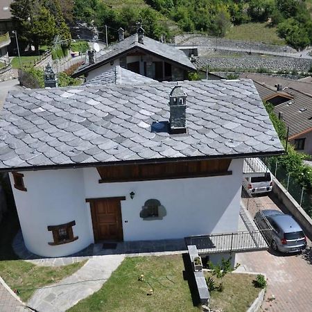 Villa La Tour Nus Bagian luar foto