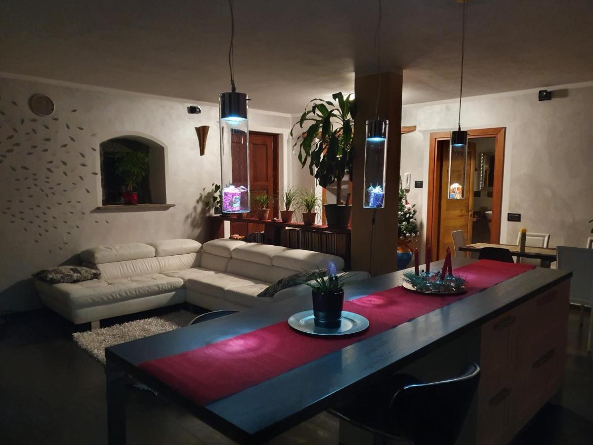Villa La Tour Nus Bagian luar foto