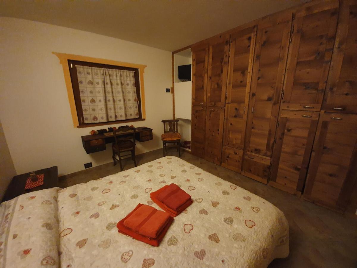 Villa La Tour Nus Bagian luar foto