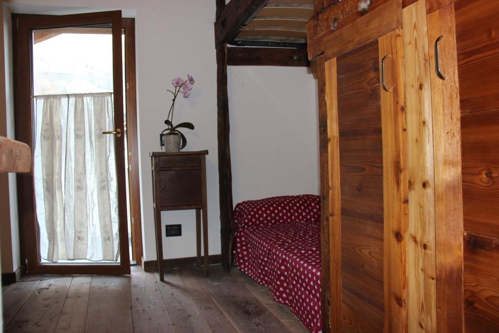 Villa La Tour Nus Ruang foto