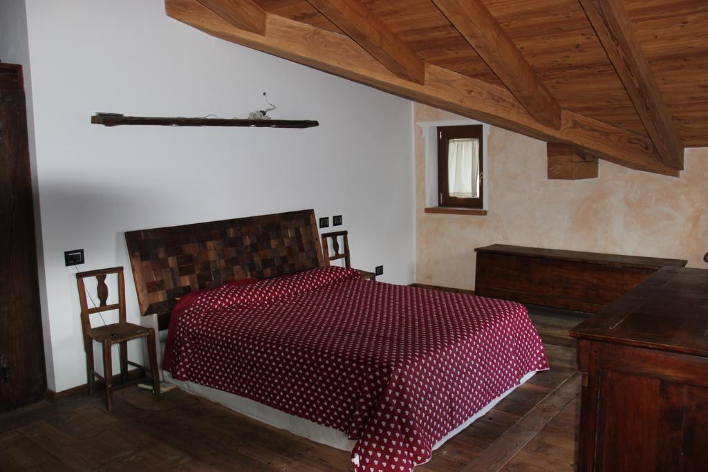 Villa La Tour Nus Bagian luar foto